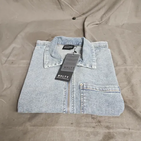NVLTY RIVET DENIM SHIRT IN BLUE SIZE S