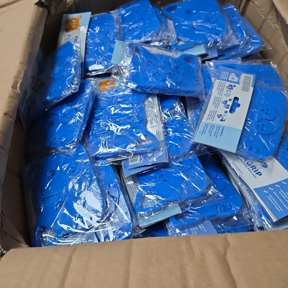 BOX OF APPROXIMATELY 150 FURGRIP LAUNDRY PET HAIR REMOVERS - CAT