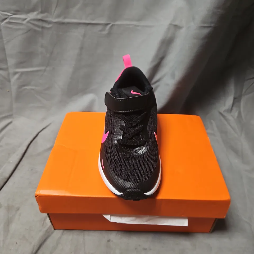 BOXED NIKE KIDS' BLACK & PINK TRAINERS - UK 9.5 (US 10C)