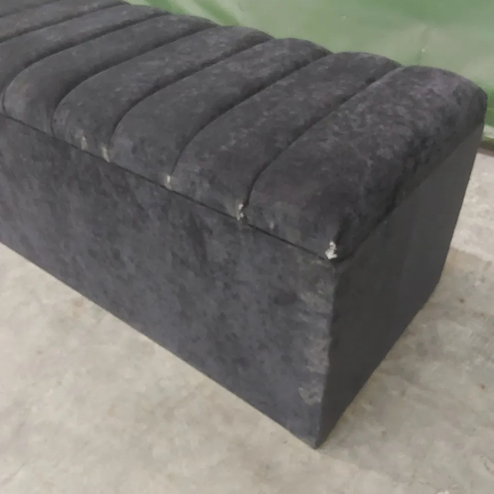 DESIGNER VELVET TUFTED RECTANGLE SOLID COLOUR OTTOMAN WITH STORAGE 