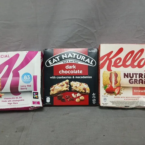 APPROXIMATELY 10 ASSORTED FOOD AND DRINK ITEMS TO INCLUDE KELLOGS, EAT NATURAL, ETC