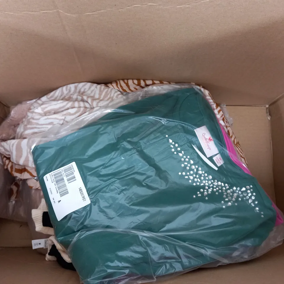 BOX OF APPROXIMATELY 15 ASSORTED ITEMS OF CLOTHING IN VARIOUS STYLES AND SIZES TO INCLUDE FRANK USHER, NINA LEONARD, BADGELY MISCHKA, ETC