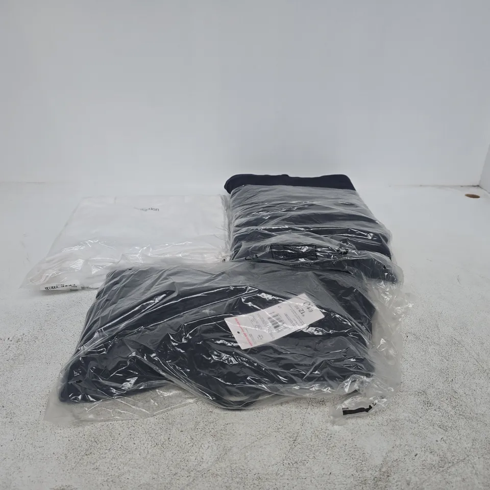 BOX OF APPROXIMATELY 28 ASSORTED CLOTHING ITEMS TO INCLUDE VERY, F&F ETC