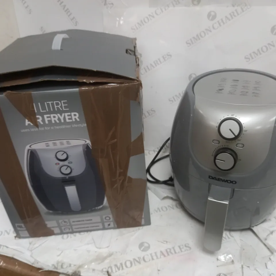 BOXED DAEWOO 4 LITRE AIR FRYER 