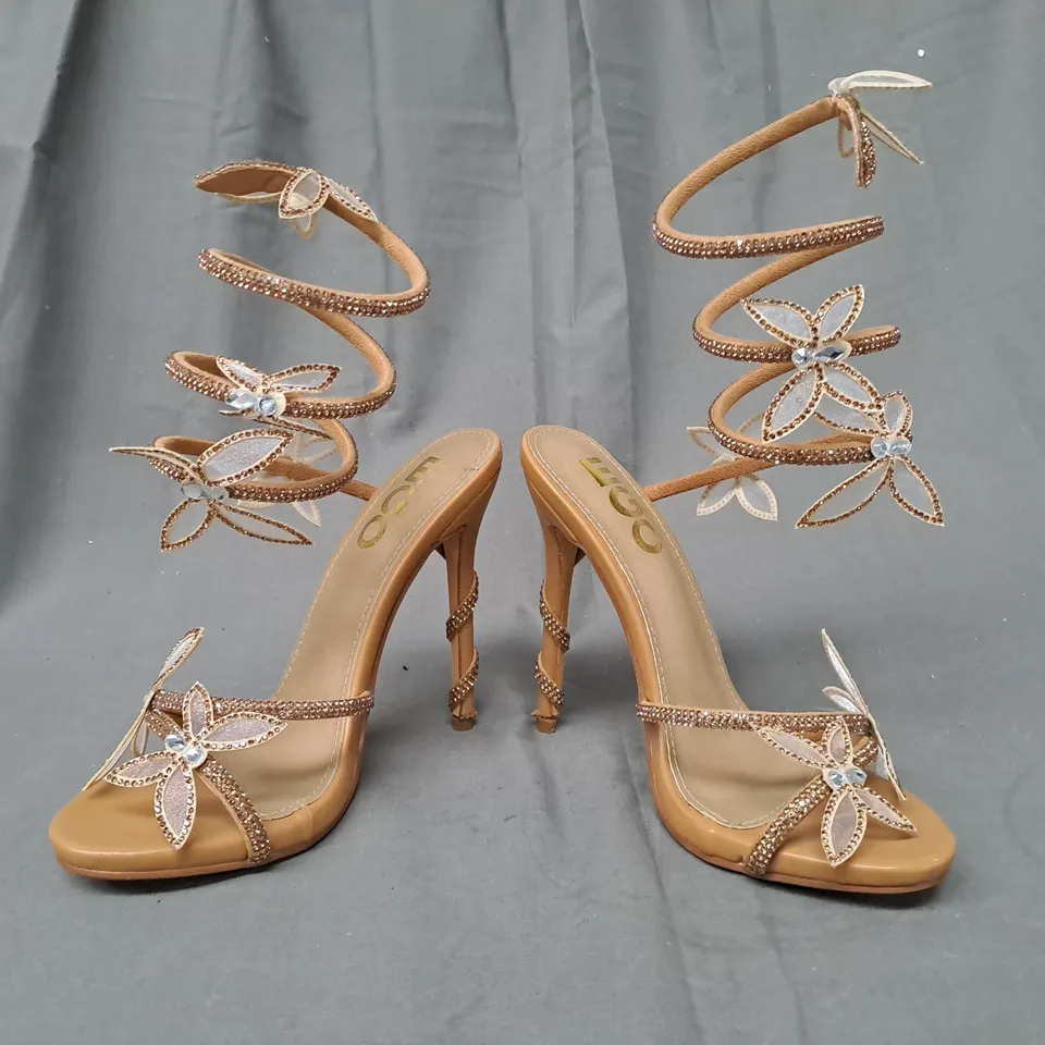 BOXED PAIR OF EGO OPEN TOE HIGH HEEL SANDALS IN NUDE W. JEWEL EFFECT UK SIZE 4