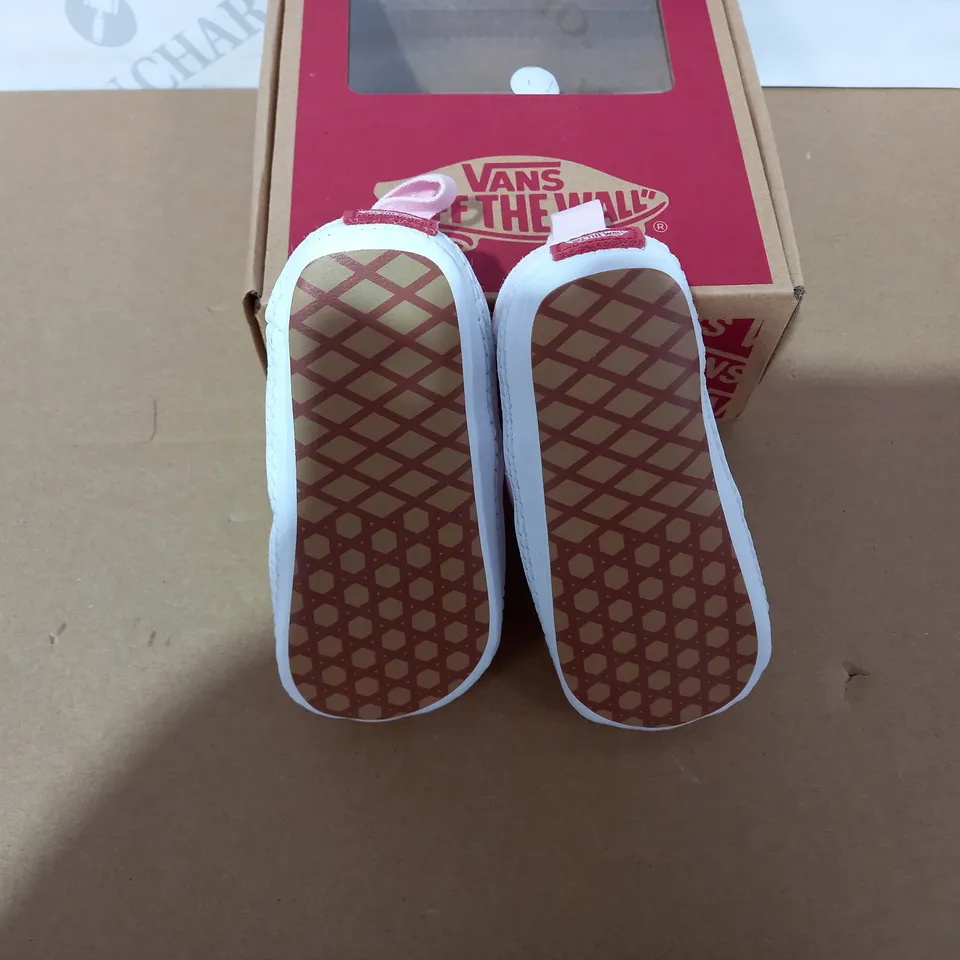 BOXED PAIR OF VANS BOOTIES SIZE 3.5