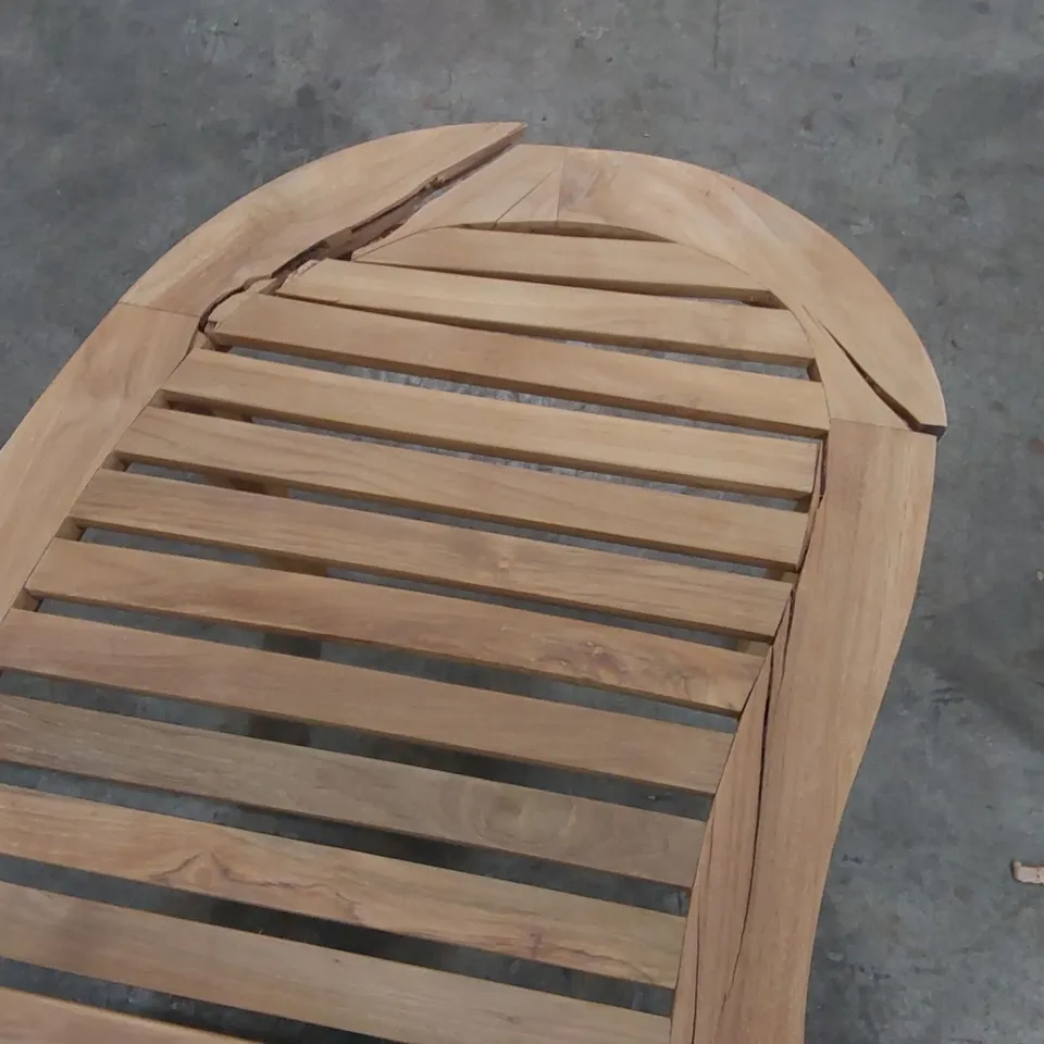 DAMAGED SOLID WOOD COFFEE TABLE