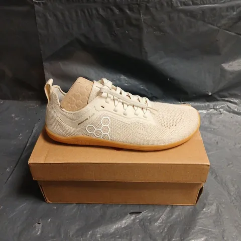 VIVOBAREFOOT BEIGE KNIT SNEAKERS WITH GUM SOLE EU 37