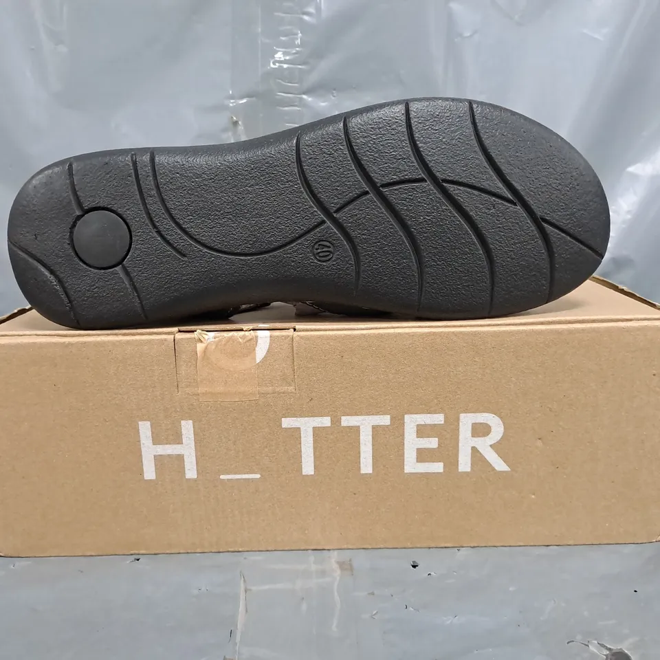 BOXED PAIR OF HOTTER SHARINI SANDALS IN FRENCH NAVY SIZE UK 6