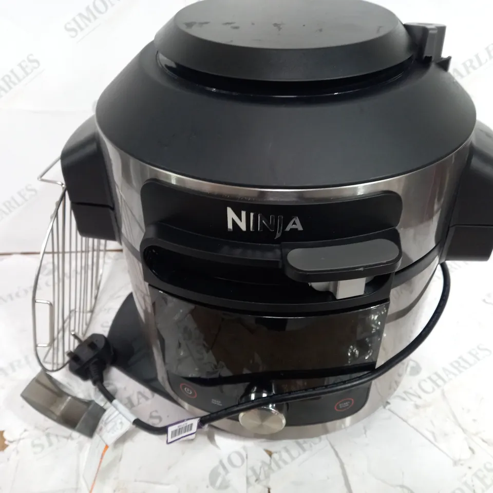 BOXED NINJA FOODI MAX SMARTLID 7.5L MULTI COOKER & AIR FRYER