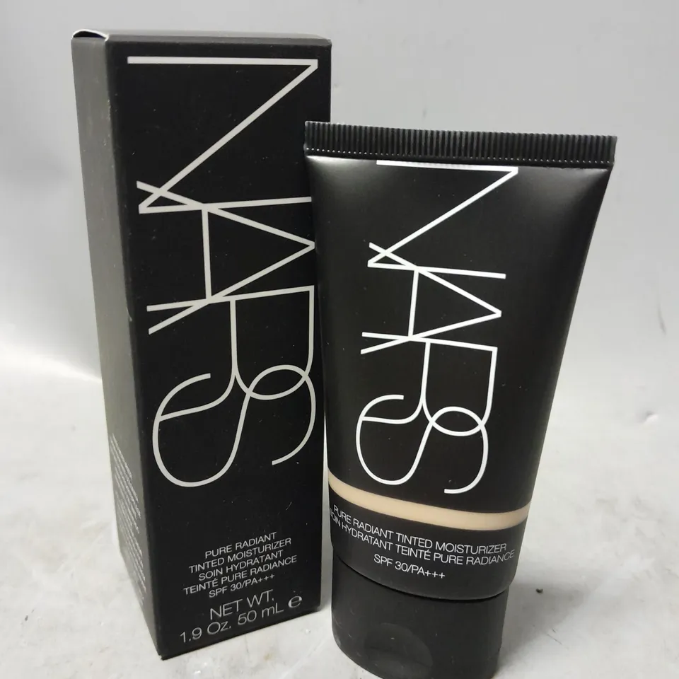 BOXED NARS PURE RADIANT TINTED MOISTURIZER SPF30 50ML #MEDIUM 1 ST. MORITZ