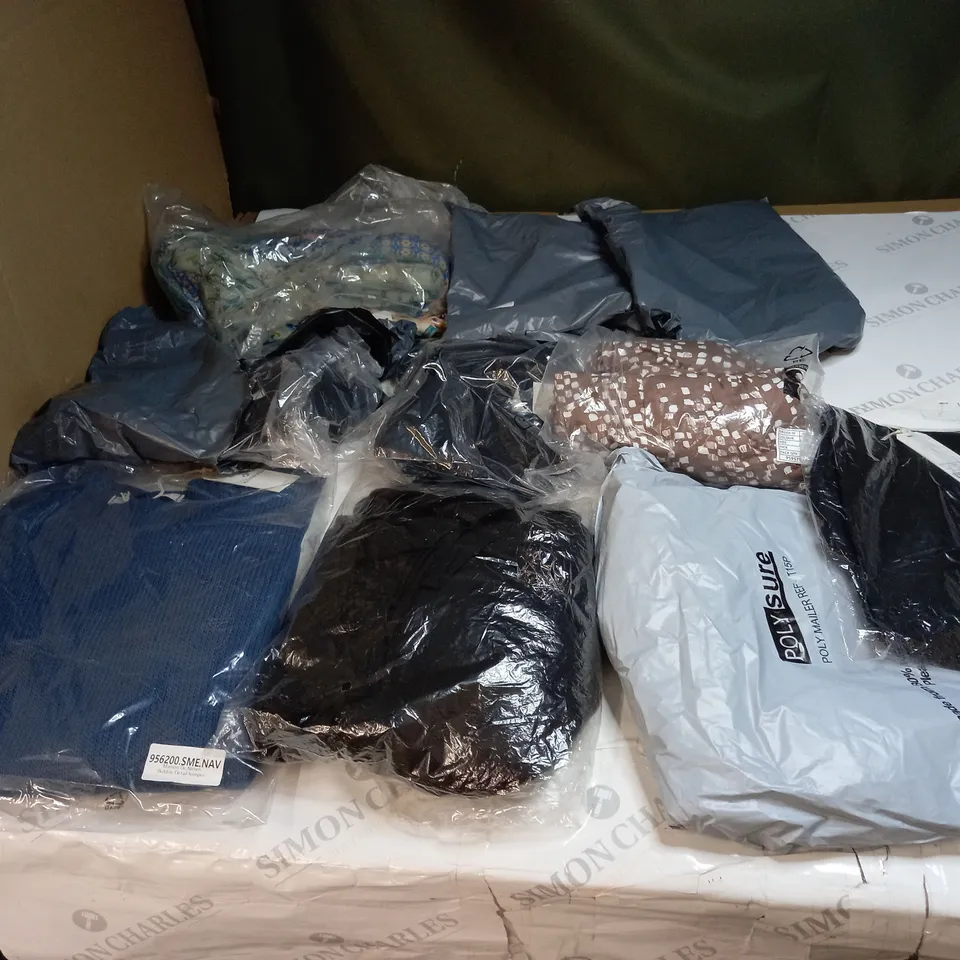 BAG OF APPROX 10 ASSORTED CLOTHING ITEMS TO INCLUDE - MAISON DE NIMES - EMELIA