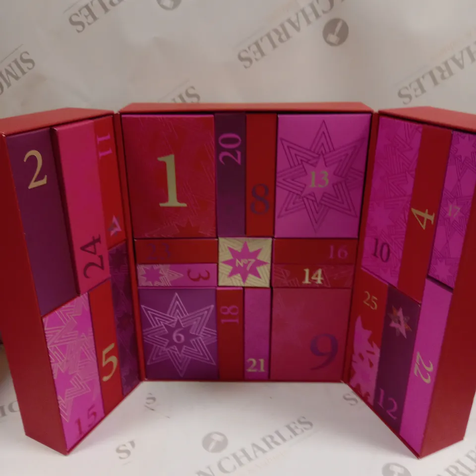 BOXED NO7 PROTECT & PERFECT 25 DAYS OF BEAUTY ADVENT CALENDAR 