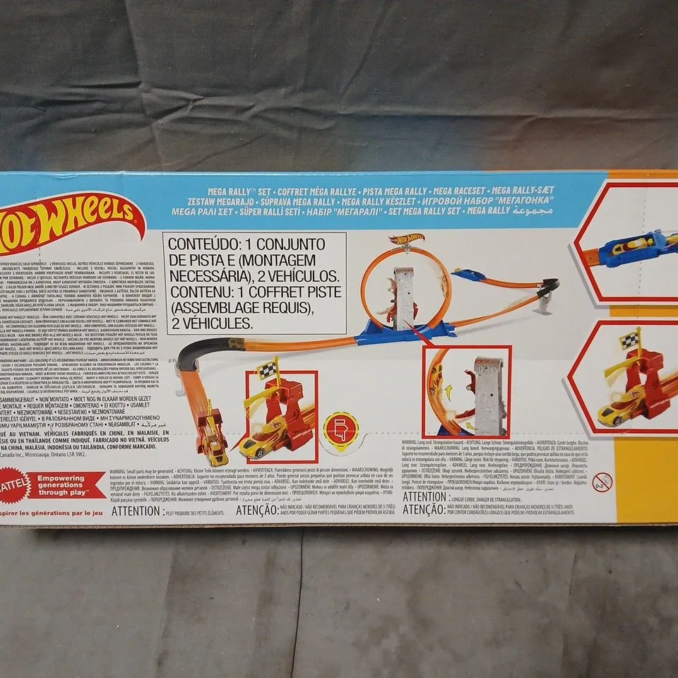HOT WHEELS STUNT TRACKS MEGA RALLY SET – 2 CARS (UNASSEMBLED) – BOXED