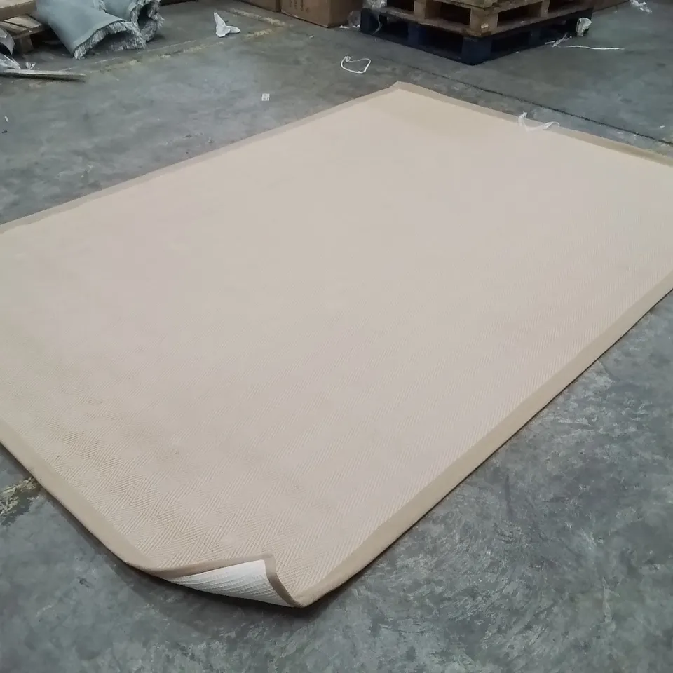 QUALITY DESIGNER AREA RUG - APPROXIMATELY 290X200CM