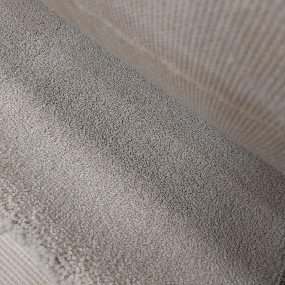 ROLL OF QUALITY LUXURIA VELVET MISTY CARPET APPROXIMATELY 4M × 4M