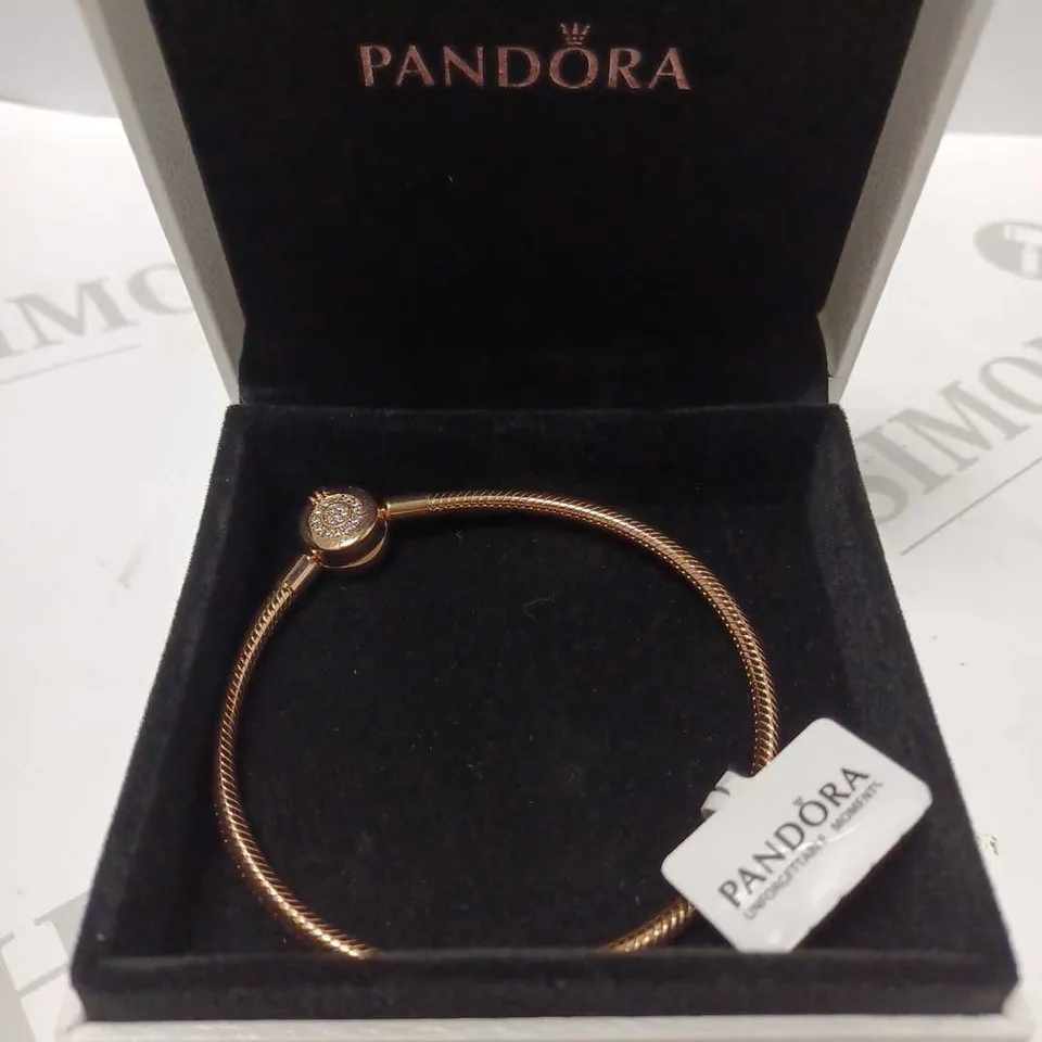 PANDORA MOMENTS SPARKLING CROWN O SNAKE CHAIN