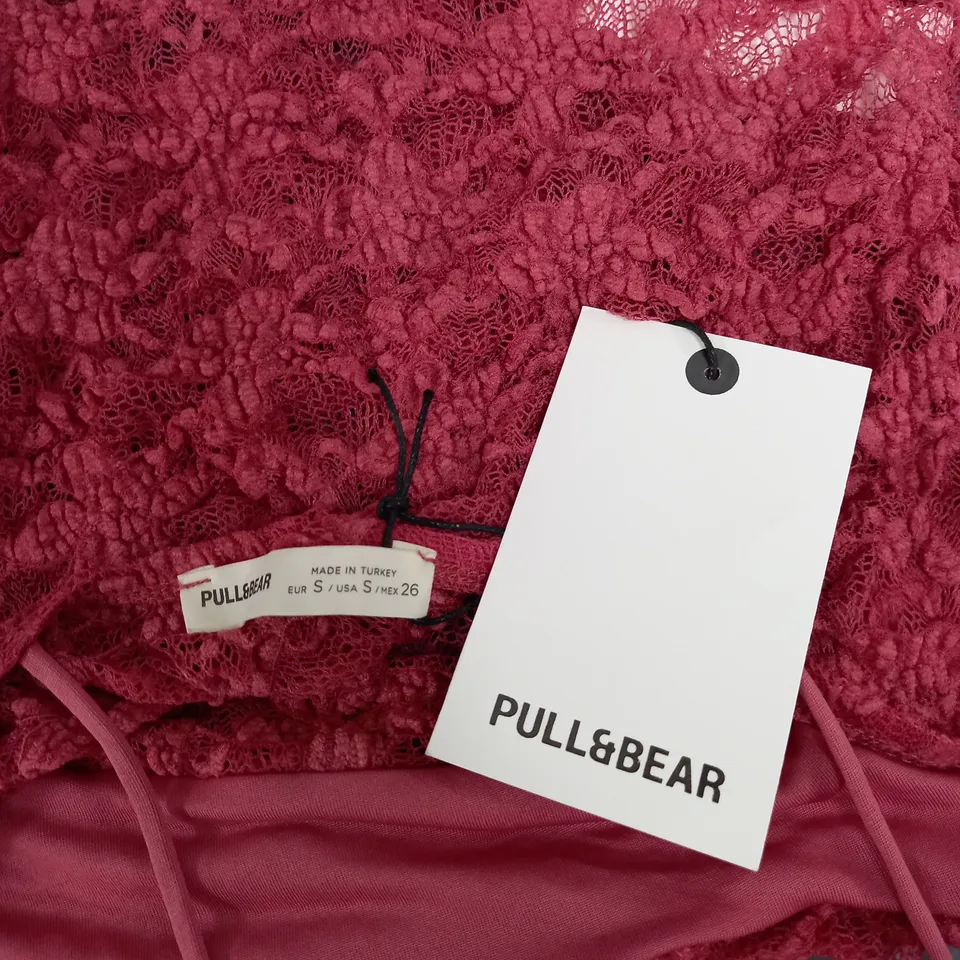 PULL & BEAR FLORAL MESH CROP TOP IN IN CRSUHED BERRY RED - EU SMALL