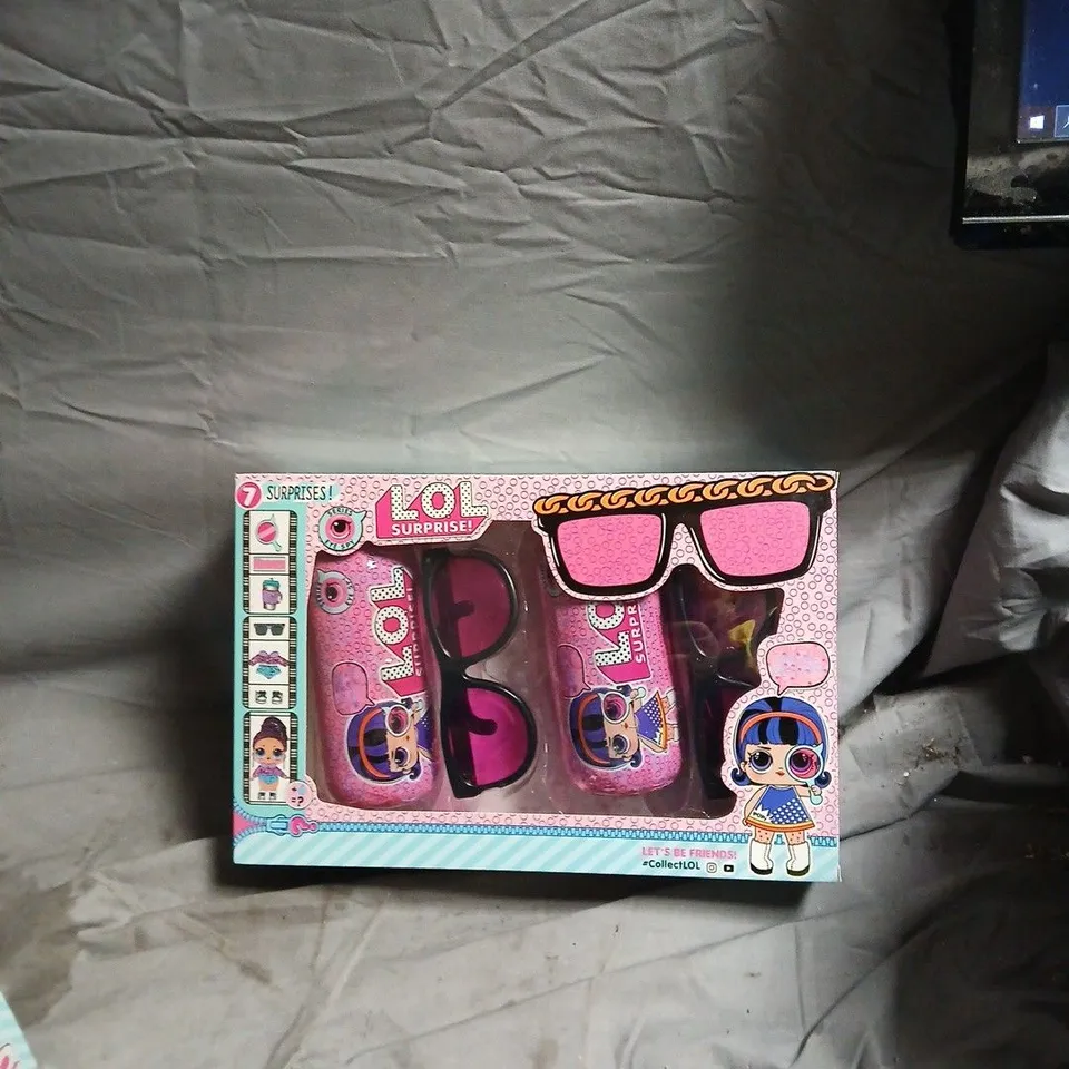 LOL SURPRISE! COLLECT LOL ACCESSORIES SET – SUNGLASSES & MINI ITEMS (LET’S BE FRIENDS)