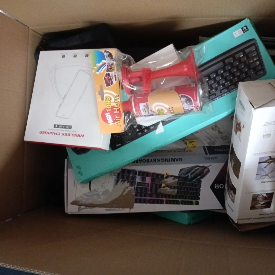 BOX OF APPROXIMATELY 10 ASSORTED ITEMS INCLUDING HIGH TONE AIR HORN, MIRACASE CAR PHONE HOLDER AND WIRELESS CHARGER