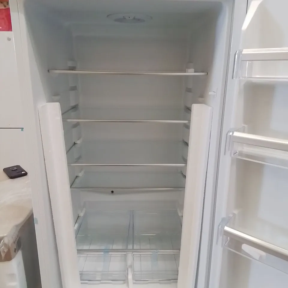 SIA RFI104/1 FREESTANDING FRIDGE FREEZER IN WHITE - UNPROCESSED RAW RETURN