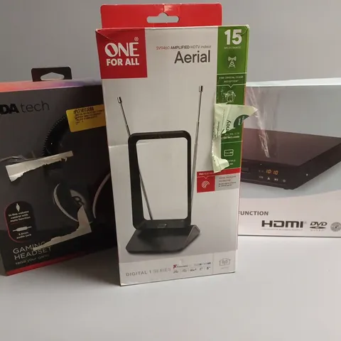 APPROXIMATELY 20 ASSORTED TECH PRODUCTS TO INCLUDE GAMING HEADSET, HDTV INDOOR AERIAL, DVD PLAYER