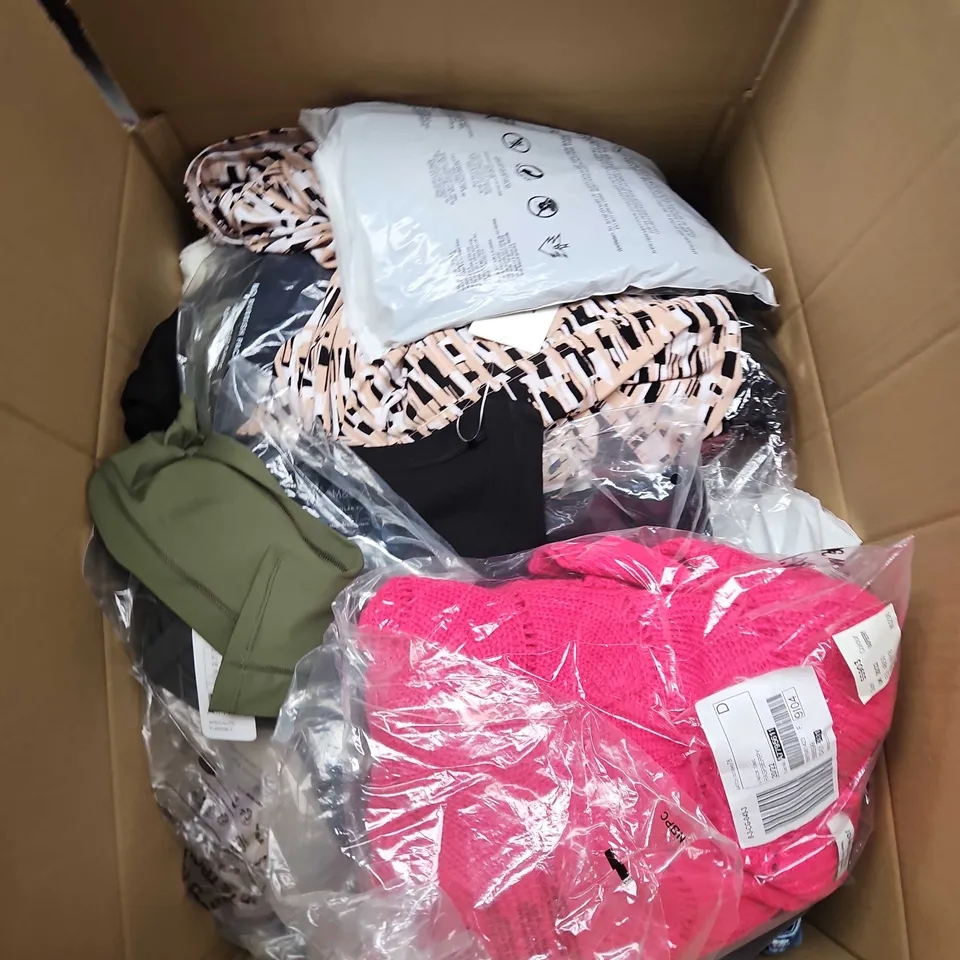 LARGE BOX OF APPROXIMATELY 20 ASSORTED CLOTHING ITEMS IN VARIOUS SIZES, STYLES AND COLOUR 