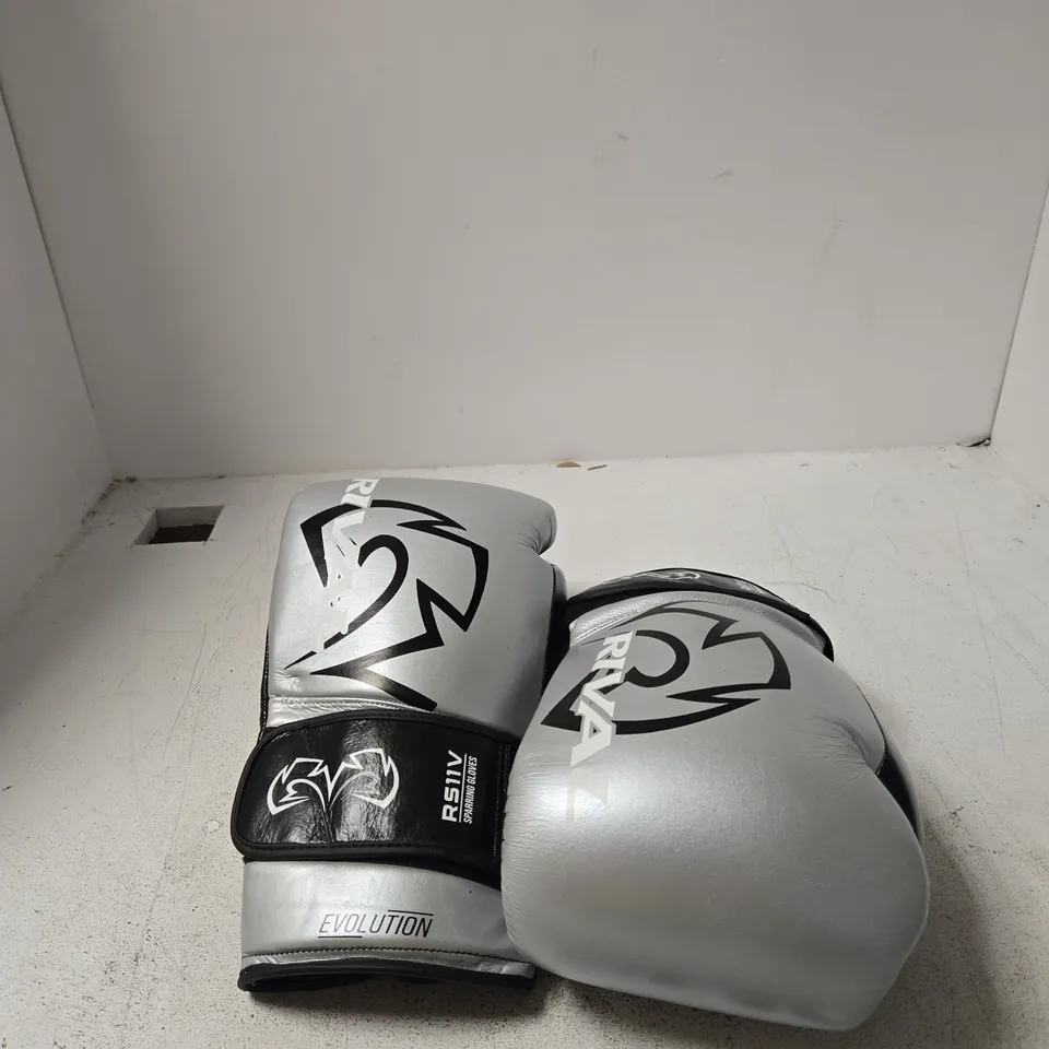 EVOLUTION RS11V SPARRING GLOVES – SILVER/GREY 