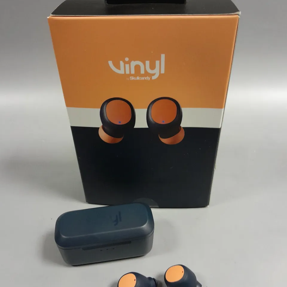 BOXED SKULLCANDY VINYL WIRELESS EARPHONES 