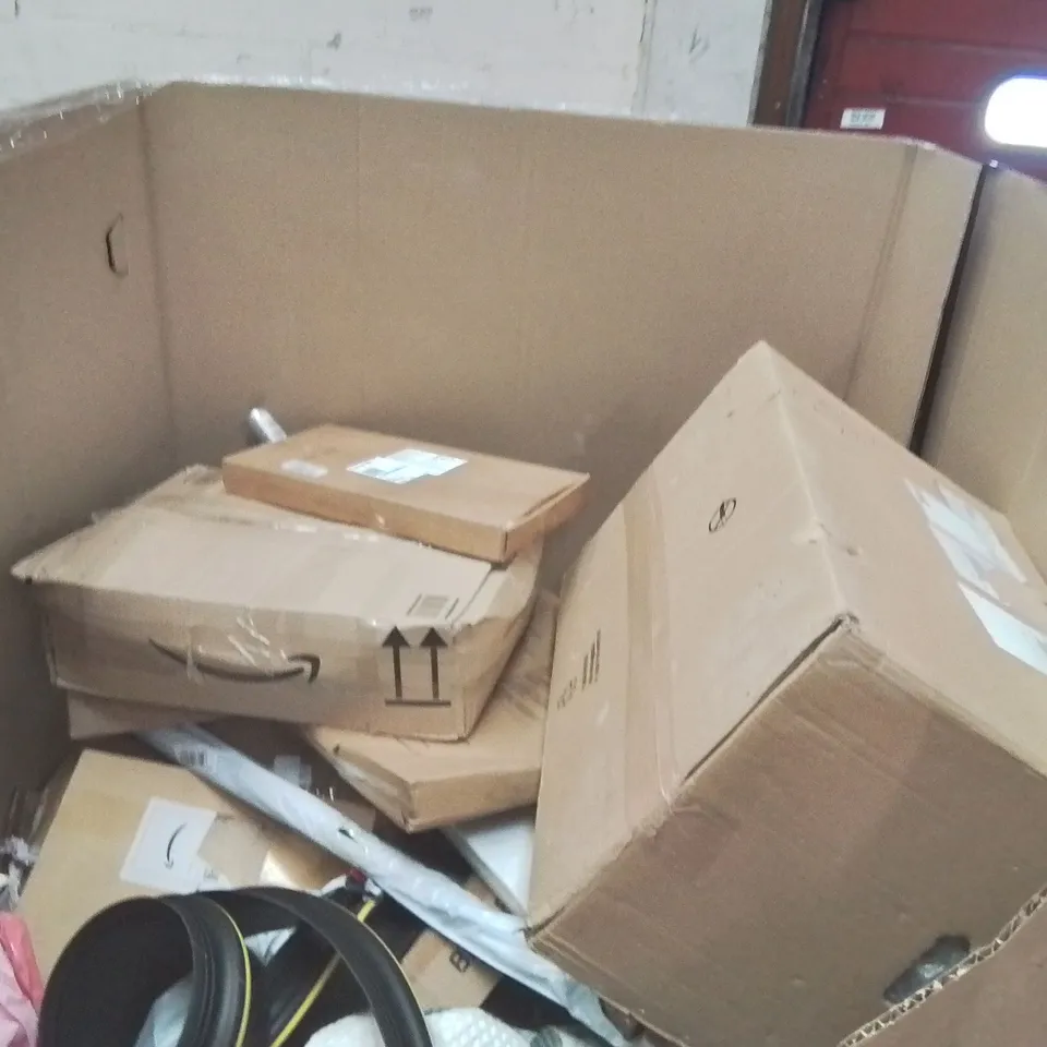 PALLET OF ASSORTED HOUSEHOLD GOODS AND PRODUCTS TO INCLUDE;YETI BUCKET,KNAPSACK,BATTERY SPRAYER