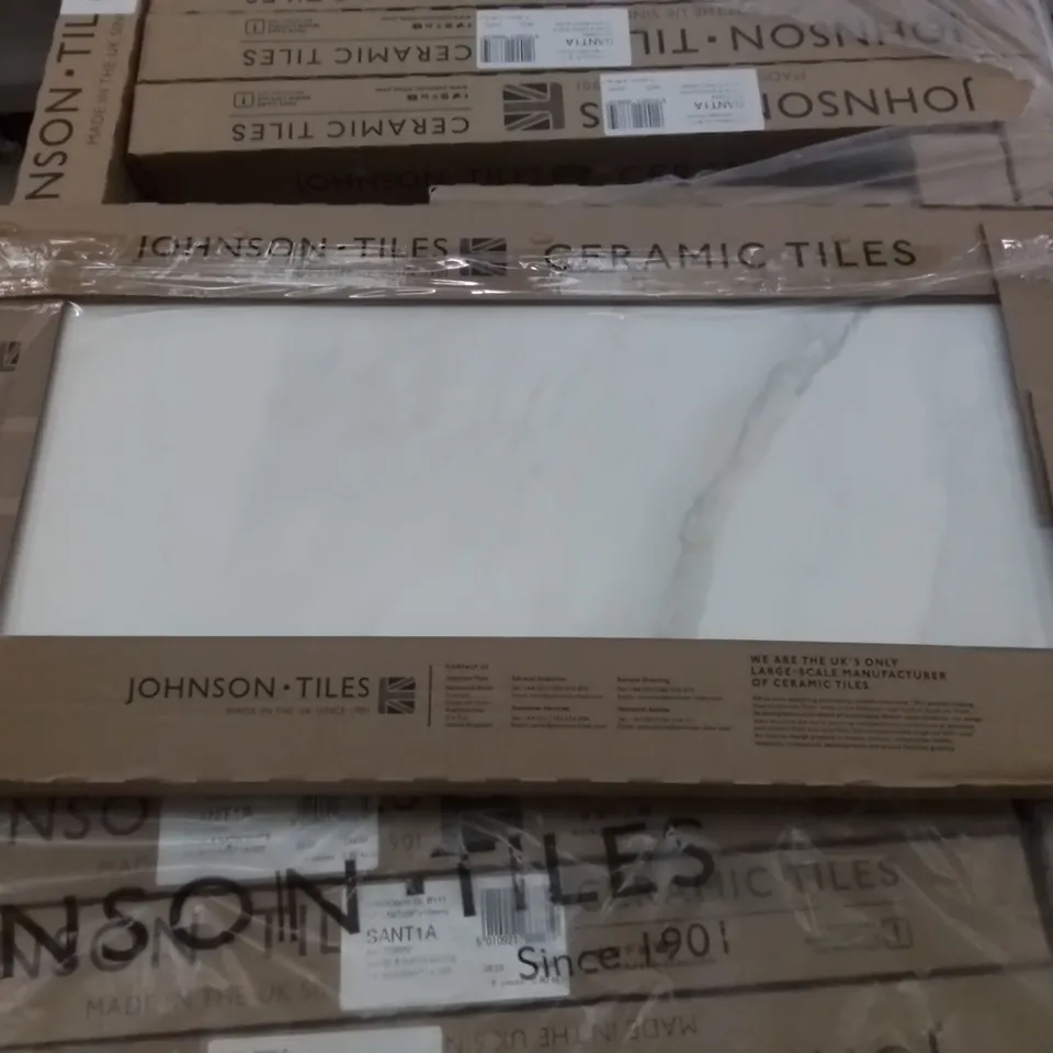 PALLET TO CONTAIN APPROXIMATELY 40 X PACKS OF JOHNSON SANTORINI CERAMIC TILES IN MARBLE SATIN WHITE - 5 TILES PER PACK // TILE SIZE: 597 X 297 X 10MM