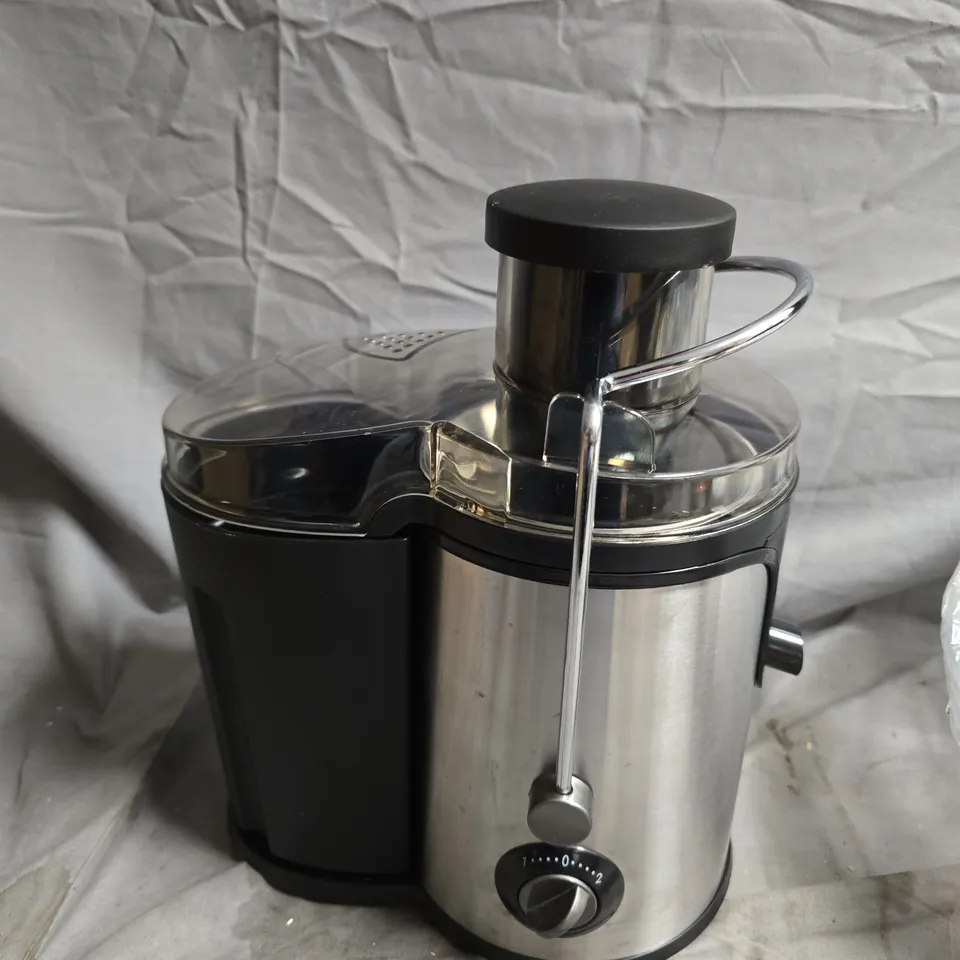 ELECTRIC CENTRIFUGAL JUICER – STAINLESS STEEL WITH BLACK ACCENTS
