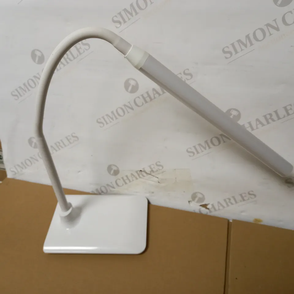 DAYLIGHT UNO TABLE LAMP