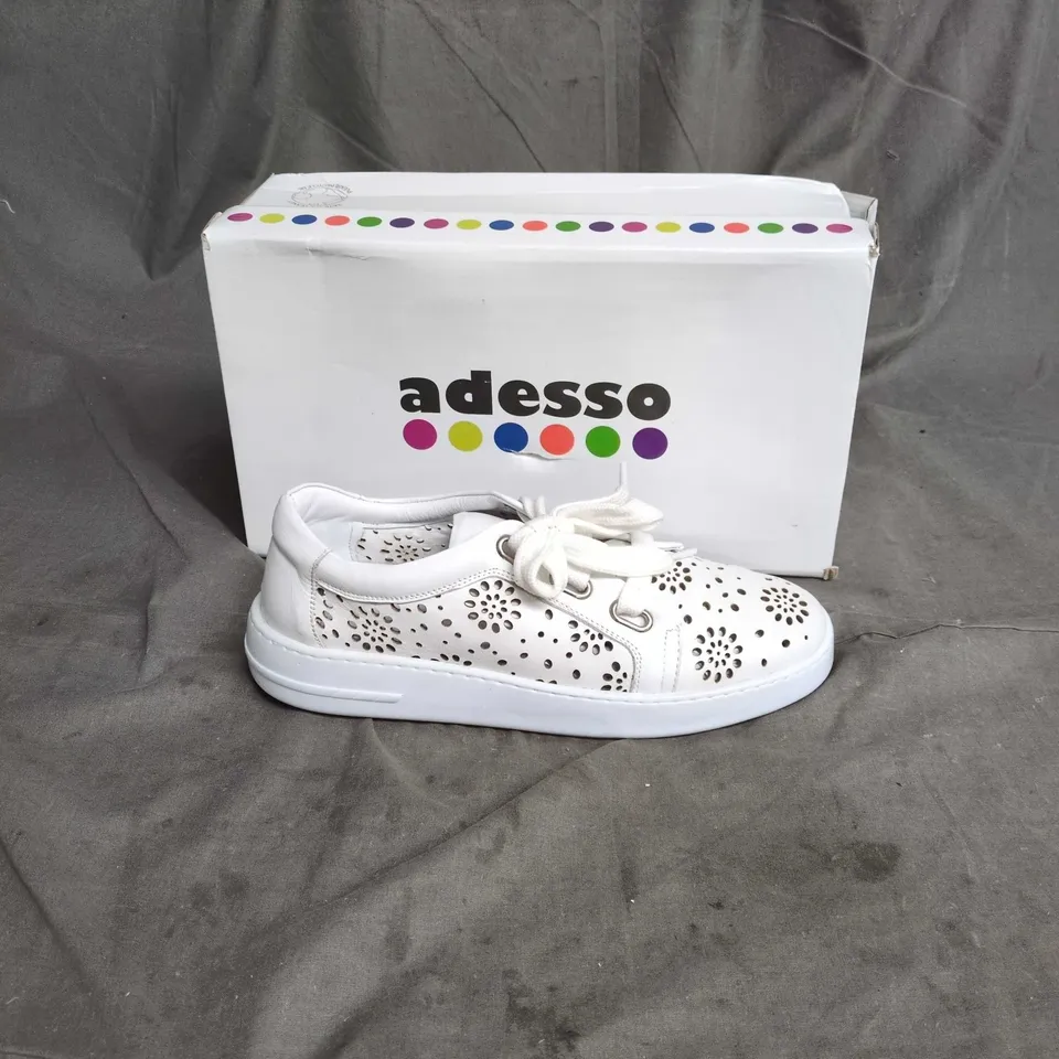 ADESSO WHITE FLORAL PERFORATED SNEAKERS – WOMEN SIZE 39