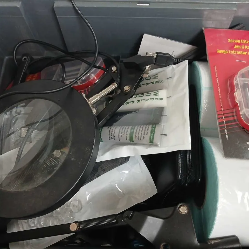APPROXIMATELY 15 ASSORTED HOUSEHOLD ITEMS TO INCLUDE SCREW EXTRACTOR SET, PRINTER LABELS, MAGNIFIER, ETC