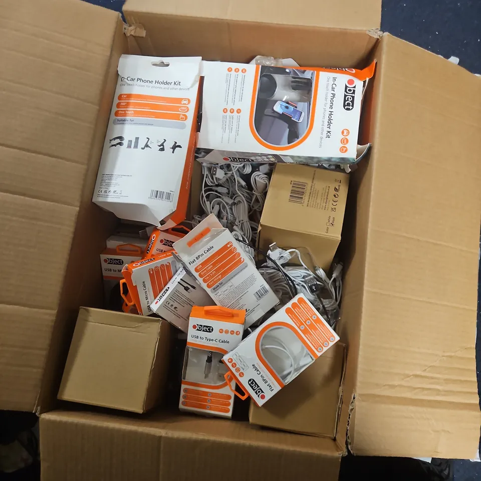 BOX OF ASSORTED ITEMS INCLUDING OBJECT USB TO ICABLE & UK USB MAINS PLUG – CAR PHONE HOLDER KIT & ASSORTED USB CABLES 