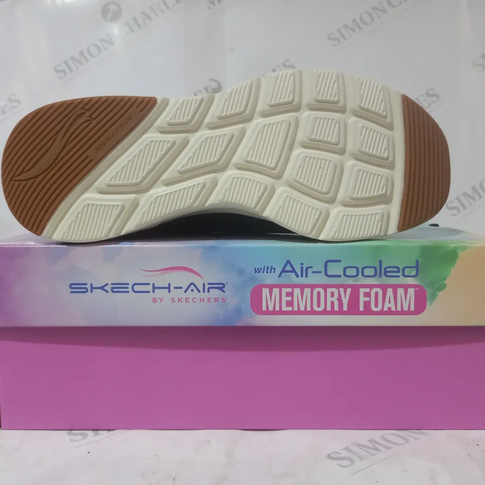 BOXED PAIR OF SKETCHERS AIR COOLED TRAINERS IN NAVY SIZE 6