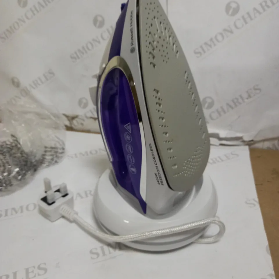 RUSSELL HOBBS FREEDOM CORDLESS 2400W IRON