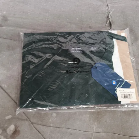BAGGED BEN SHERMAN TEE IN DARK GREEN/BEIGE/WHITE - XL
