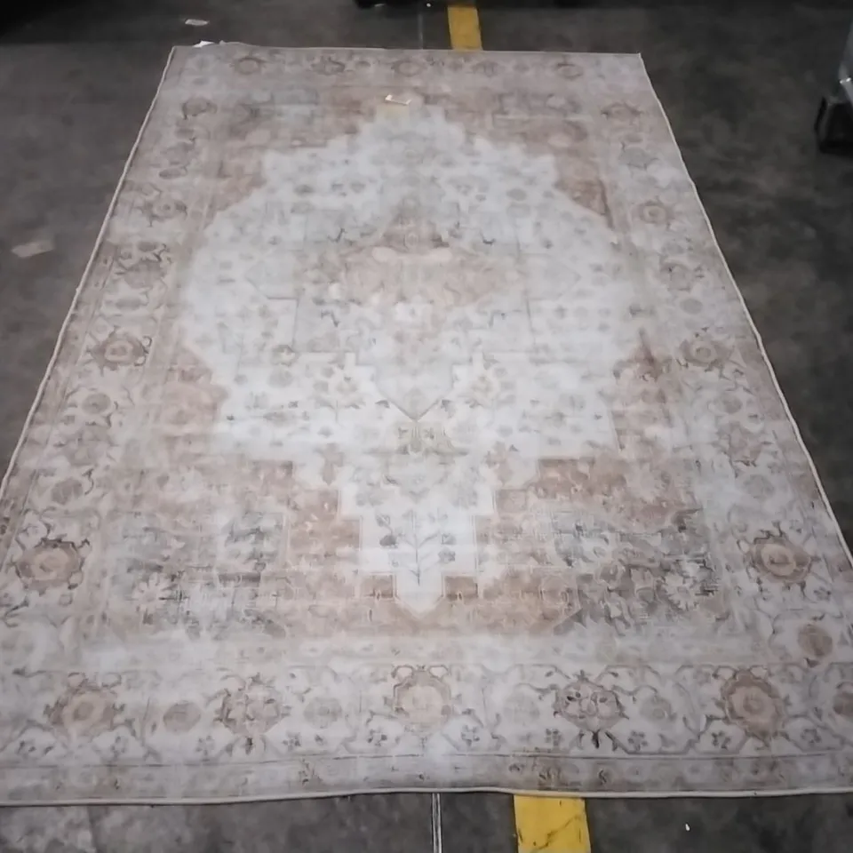 TUSCON WINDSOR MACHINE WASHABLE AREA RUG APPROXIMATELY 152X245CM