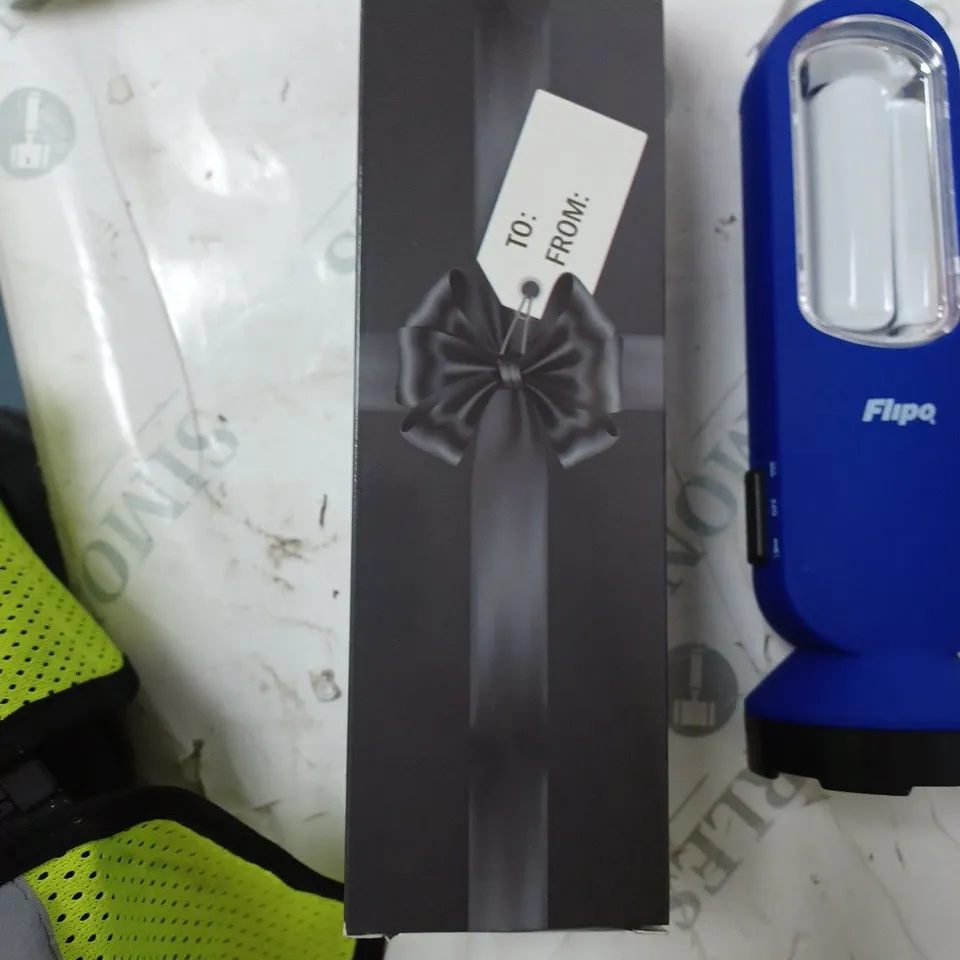BOX OF 4 FLIPO FLASH LIGHTS 
