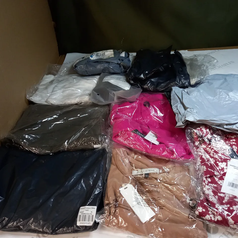 BAG OF APPROX 10 ASSORTED CLOTHING ITEMS TO INCLUDE - MAISON DE NIMES - EMELIA