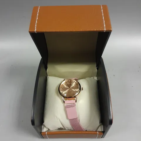 LADIES LA BANUS WATCH – QUARTZ MOVEMENT – METAL STRAP WITH MAGNETIC CLASP 