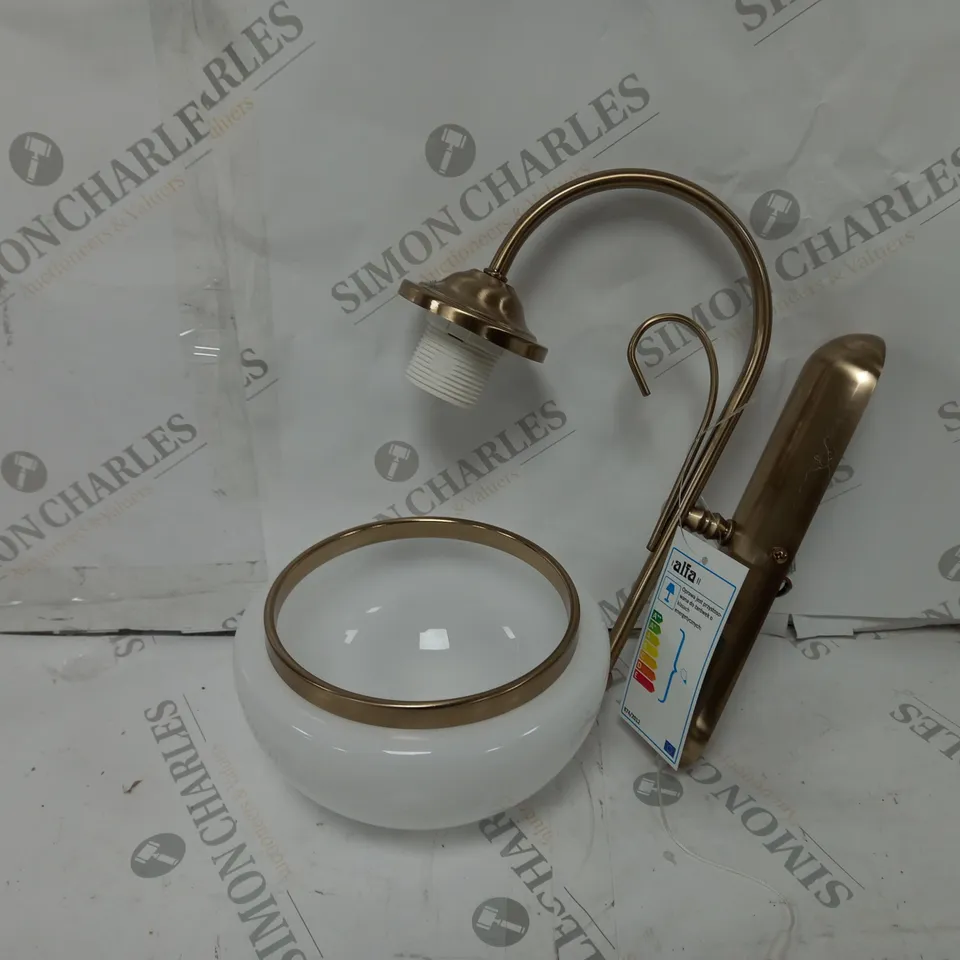 BOXED ALFA CLASSIC 1 LIGHT WALL LIGHT ANTIQUE BRASS 
