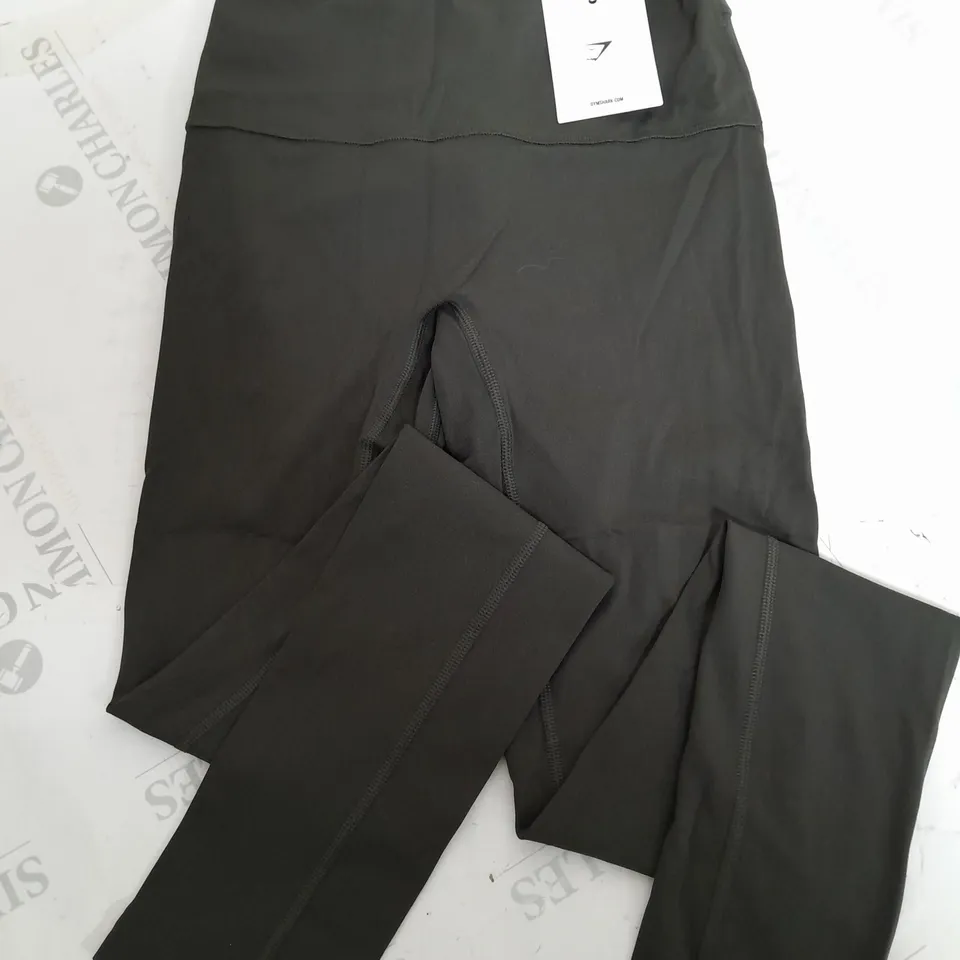 GYMSHARK LEGACY LOGO LEGGINGS IN OLVE GREEN - S