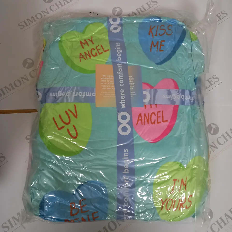 OODIE OVERSIZED WEARABLE BLANKET