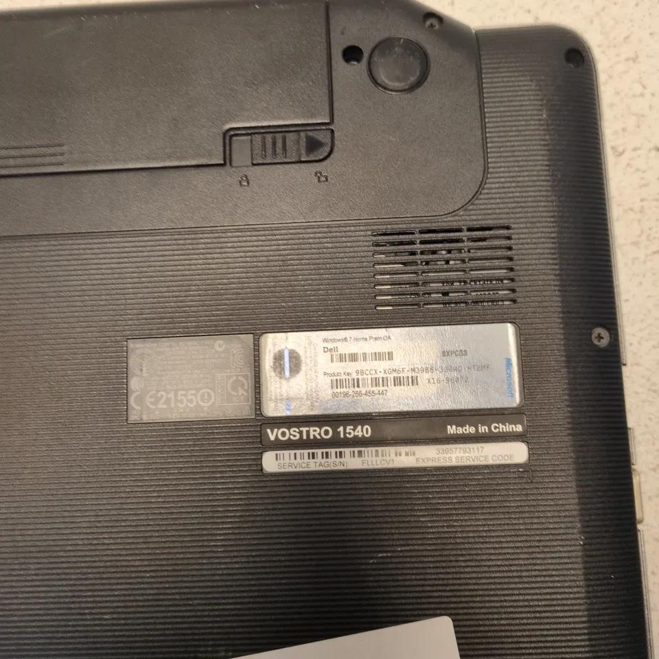 DELL VOSTRO 1540 LAPTOP – BLACK (FAULTY, NOT POWER TESTED)