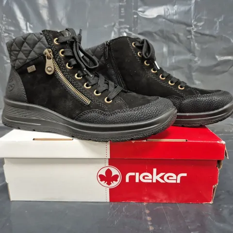RIEKER TEX WEDGE ZIP TRAINERS IN BLACK SIZE 7.5