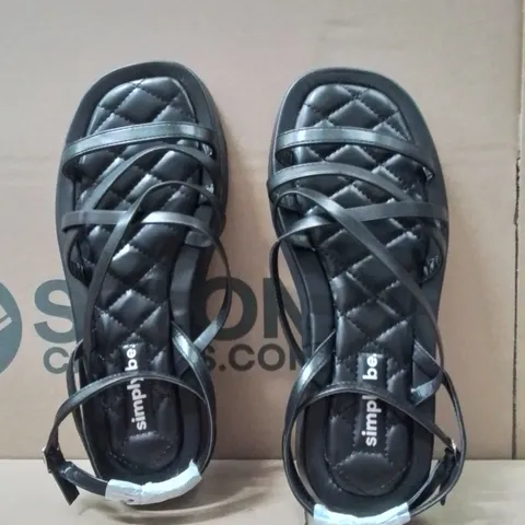 BOXED BRAND NEW APPROXIMATELY 3 SIMPLY BE PHOEBE EX WIDE FOOT SHOES BLACK SIZE 9