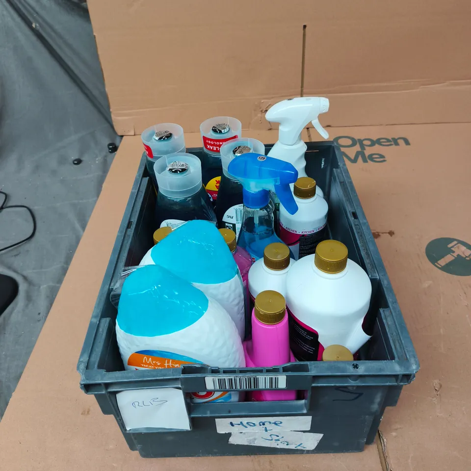 TOTE OF APPROXIMATELY 12 ASSORTED LIQUIDS TO INCLUDE: ELBOW GREASE FLOOR CLEANER